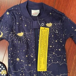 Hanna Anderson sleeper 3T. Zips up from left foot up. Rubber dots on feet.